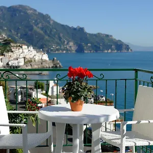 amalfi-blue-flowers-a.hotels-amalfi.com/
