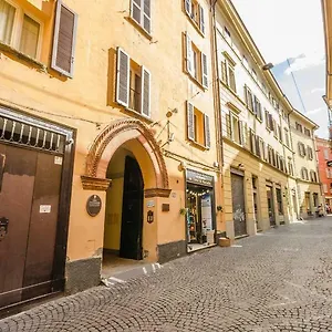 Lupari Apartment, Palazzo Storico Sotto Le Due Torri Apartment